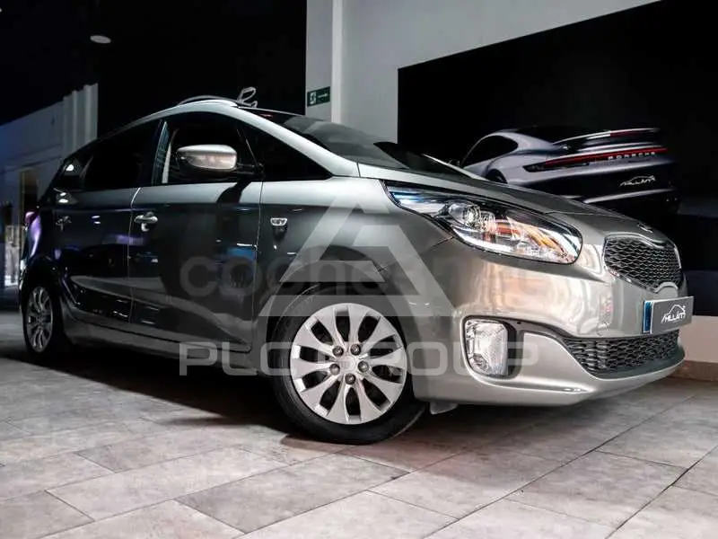 2016 KIA Carens