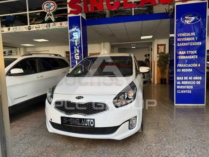 2016 KIA Carens