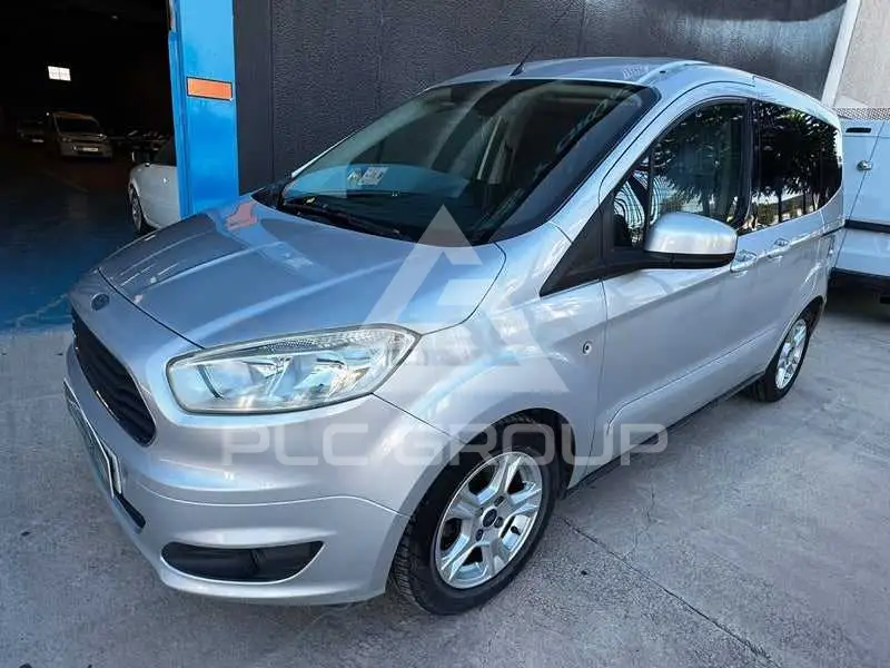 2016 Ford Tourneo