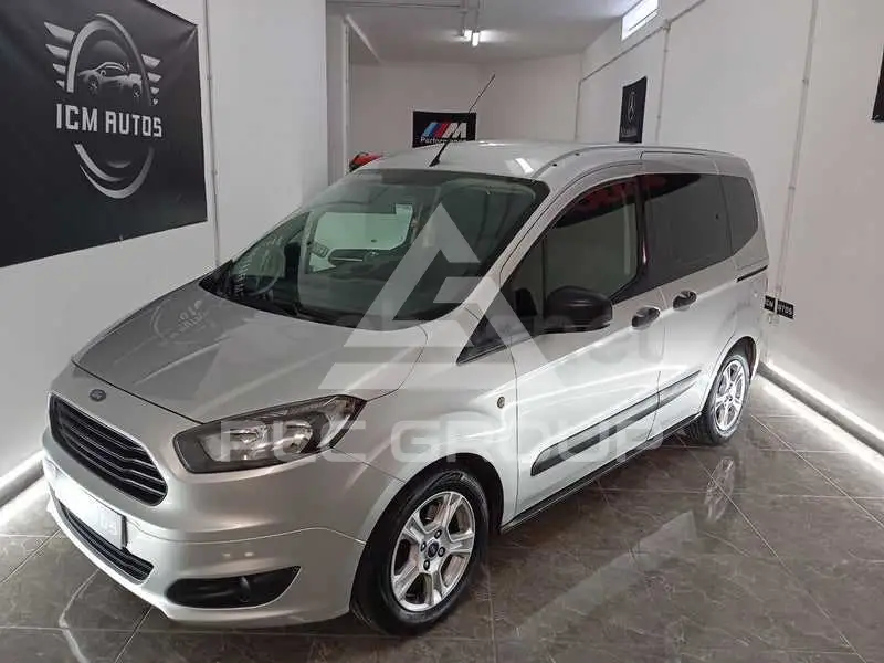 2016 Ford Tourneo