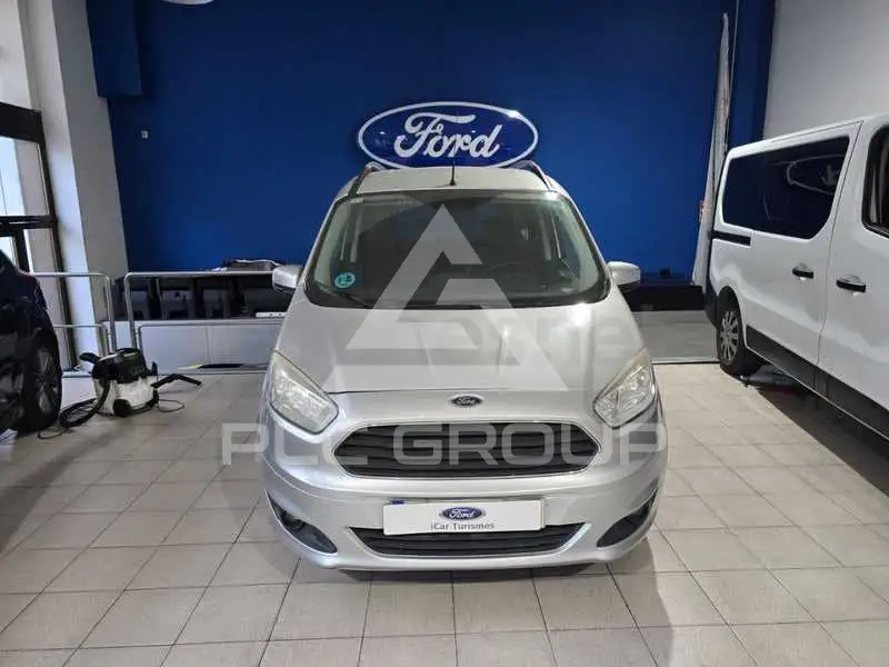 2016 Ford Tourneo