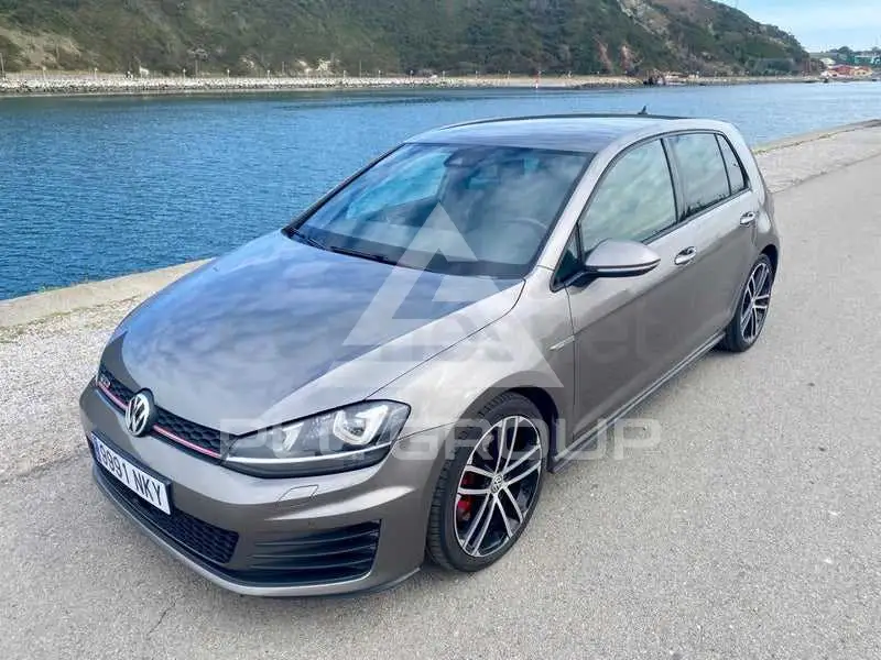 2016 Volkswagen GOLF