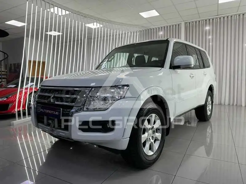2017 Mitsubishi MONTERO
