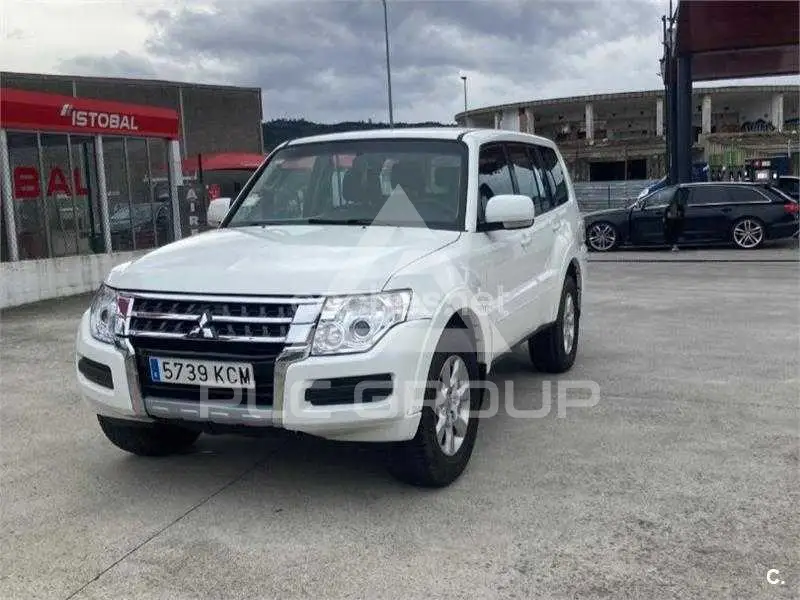 2017 Mitsubishi MONTERO