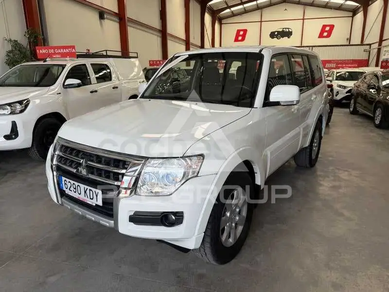 2017 Mitsubishi MONTERO