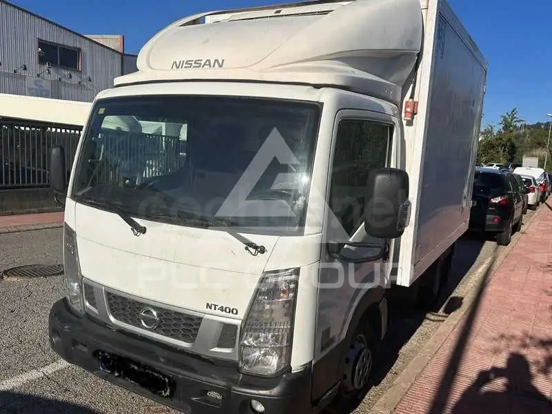 2017 Nissan NT400