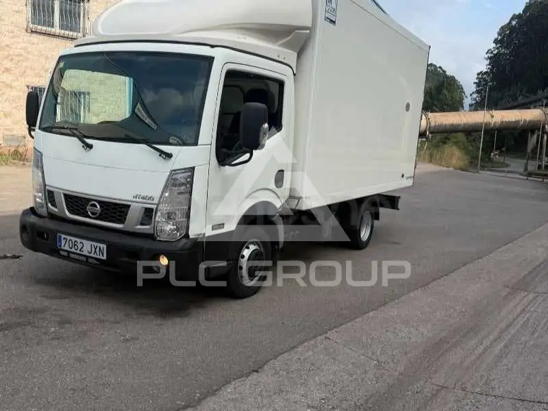 2017 Nissan NT400