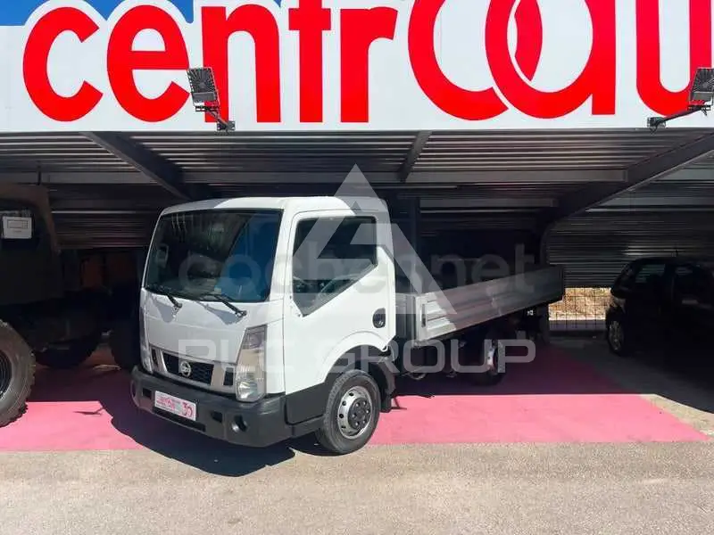 2017 Nissan NT400