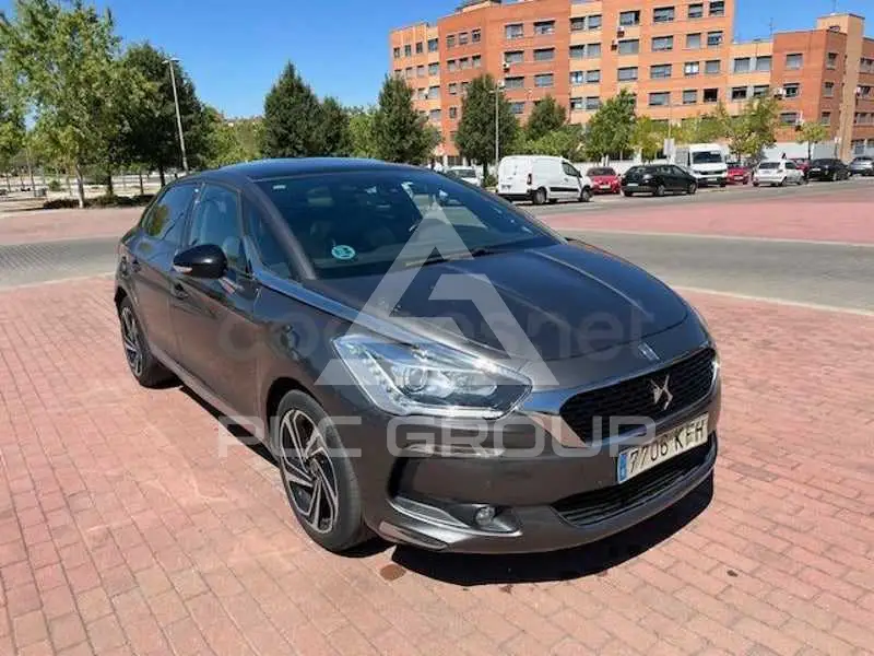 2017 DS DS5