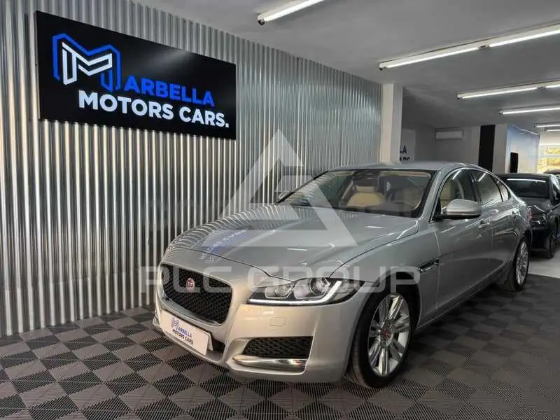 2017 Jaguar XF