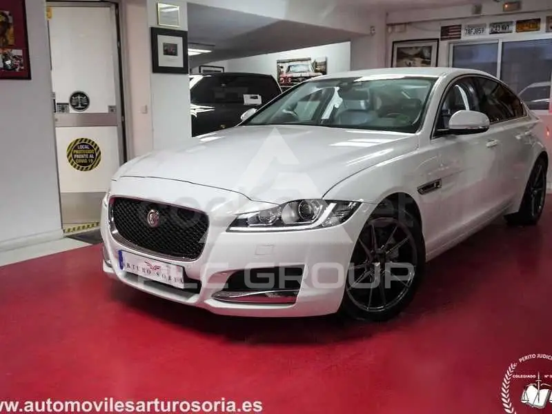 2017 Jaguar XF