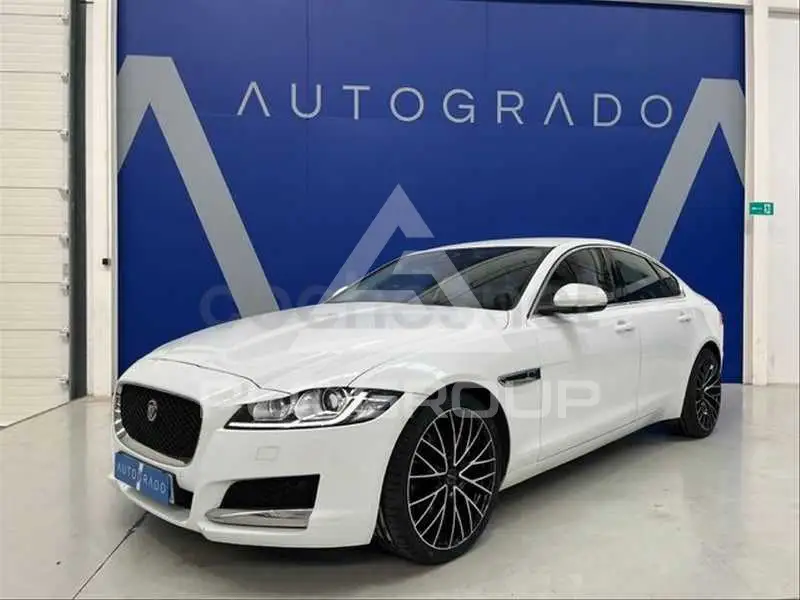 2017 Jaguar XF