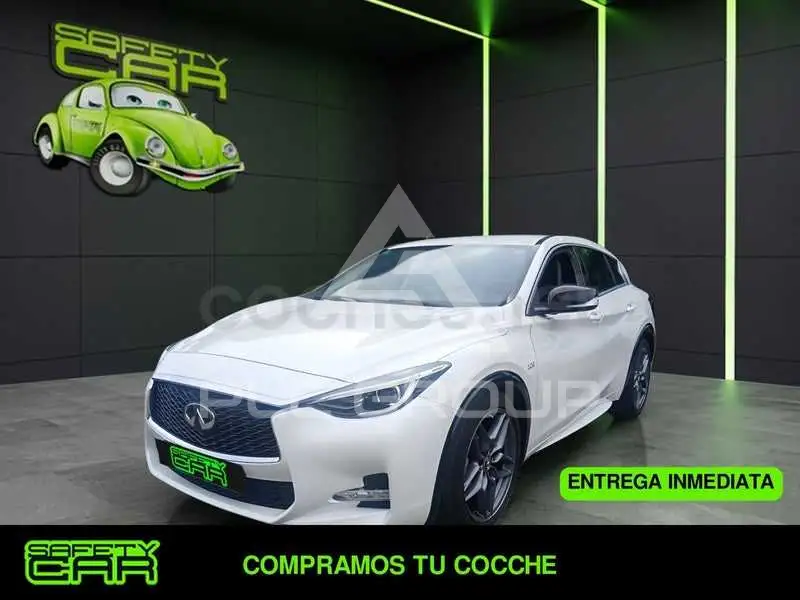 2017 Infinity Q30