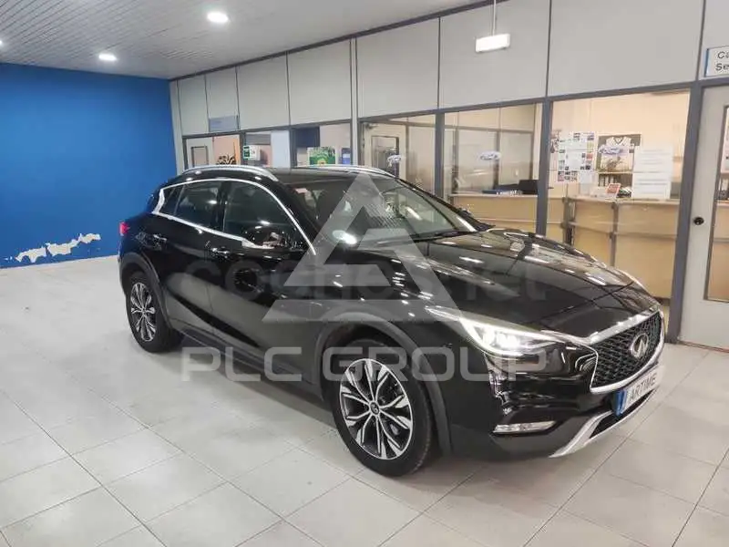 2017 Infinity QX30