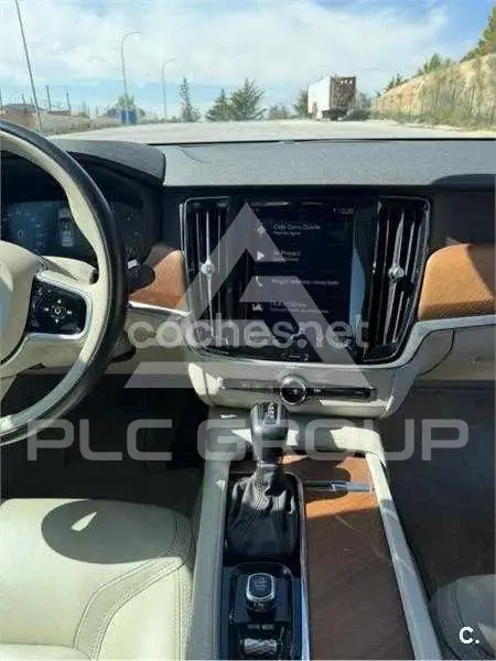 2017 Volvo S90