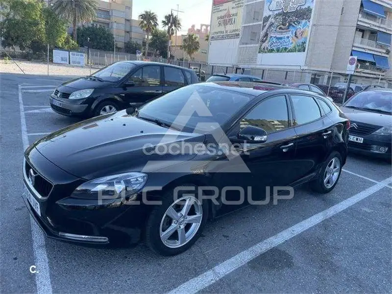 2017 Volvo V40