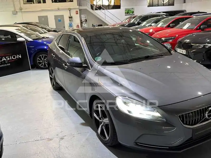 2017 Volvo V40