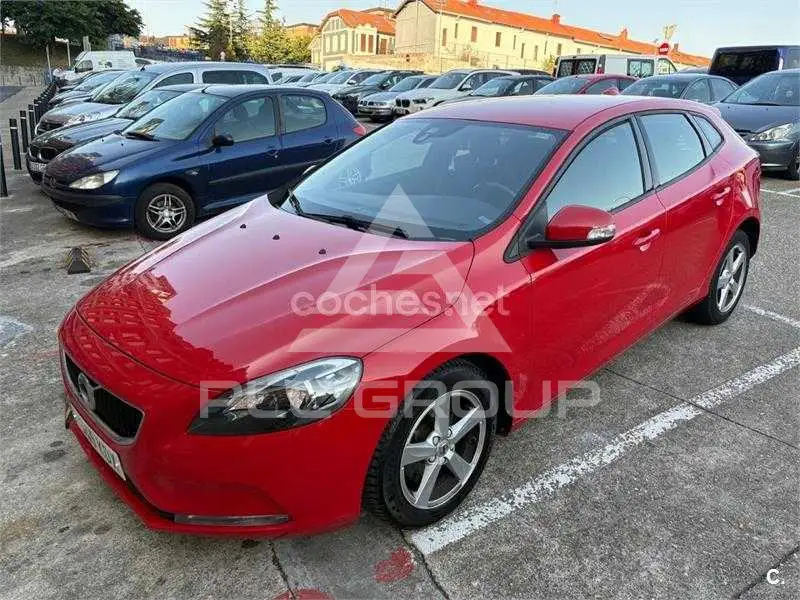 2017 Volvo V40