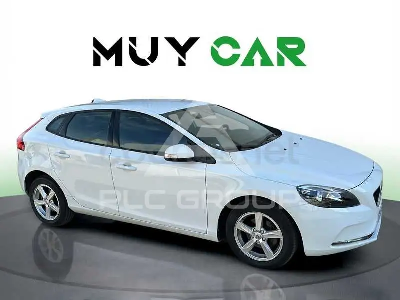 2017 Volvo V40