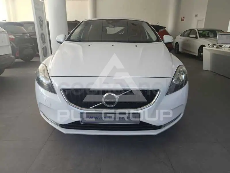 2017 Volvo V40