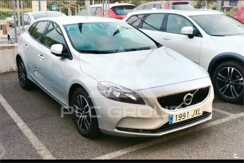 2017 Volvo V40