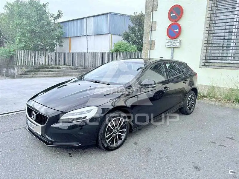 2017 Volvo V40