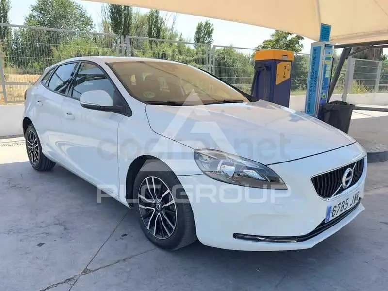 2017 Volvo V40