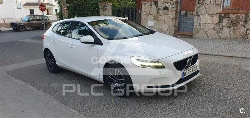 2017 Volvo V40