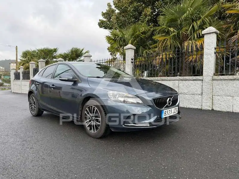 2017 Volvo V40