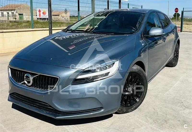 2017 Volvo V40