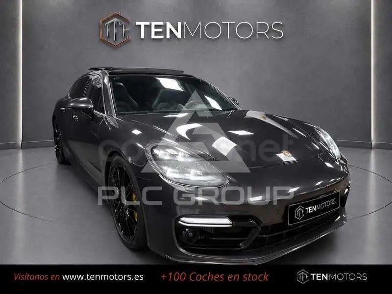 2017 Porsche Panamera