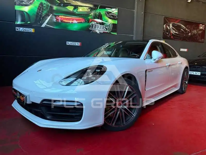 2017 Porsche Panamera