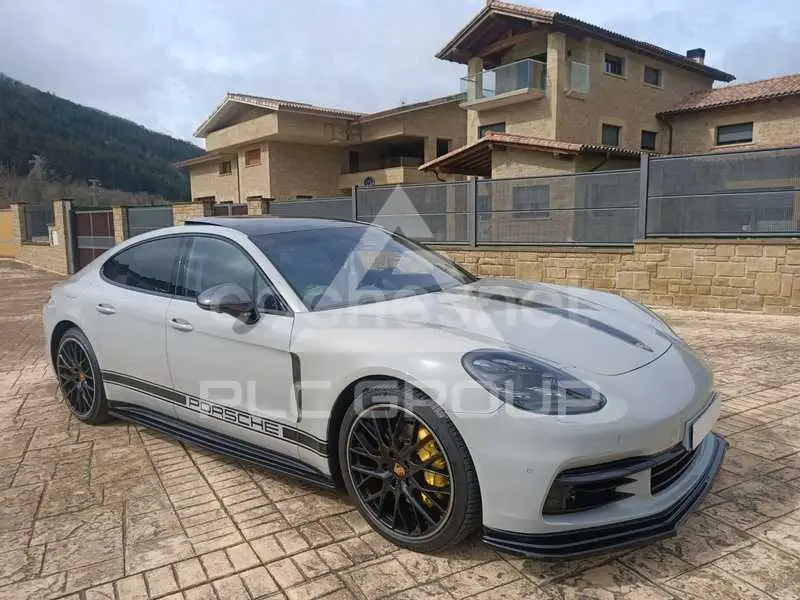 2017 Porsche Panamera