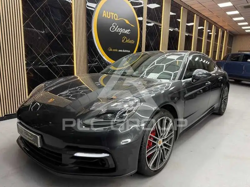 2017 Porsche Panamera