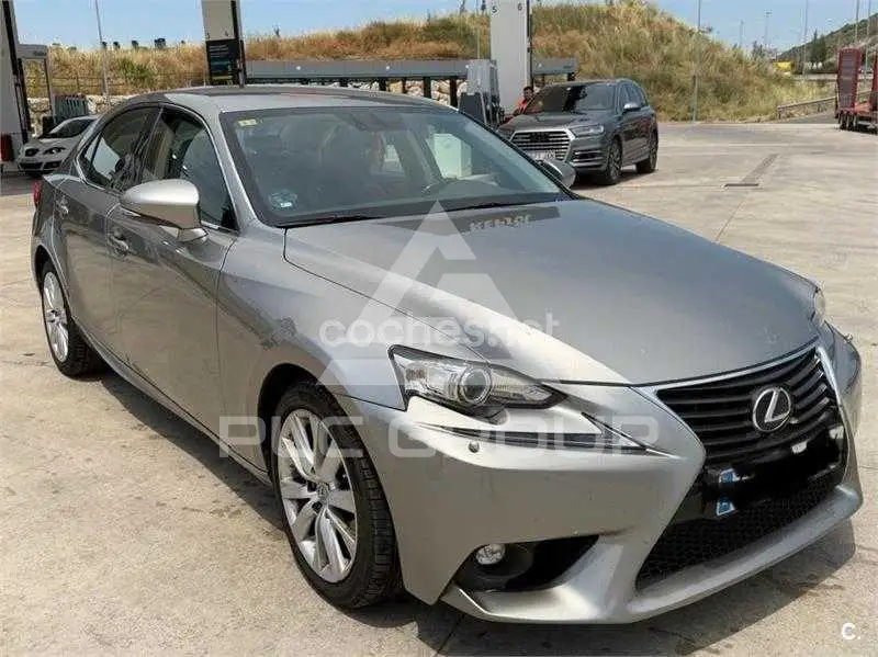 2017 Lexus IS