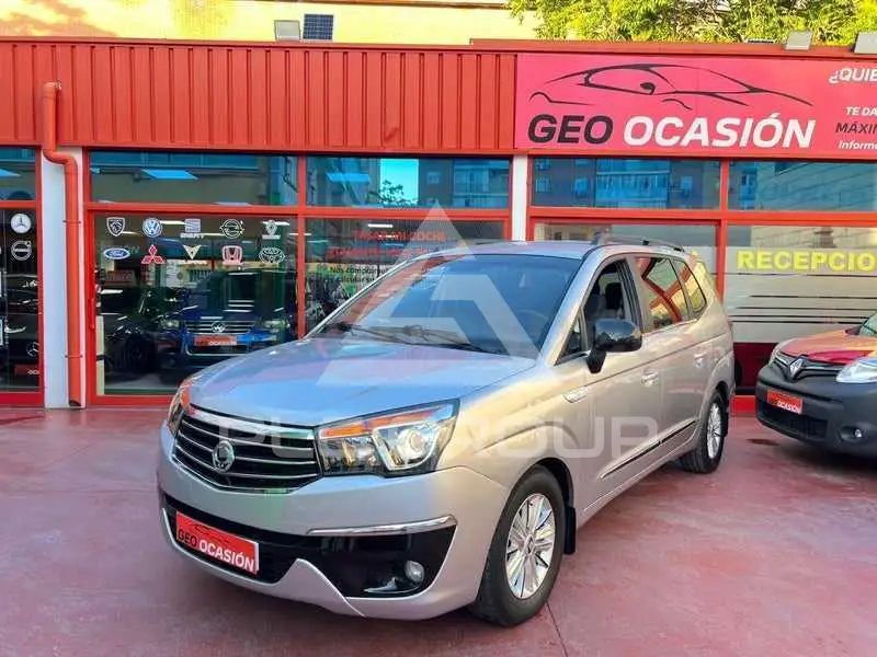 2017 Ssangyong Rodius