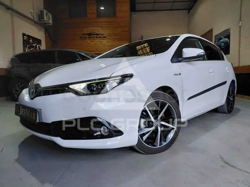 2017 Toyota AURIS