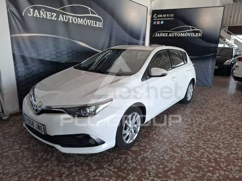 2017 Toyota AURIS
