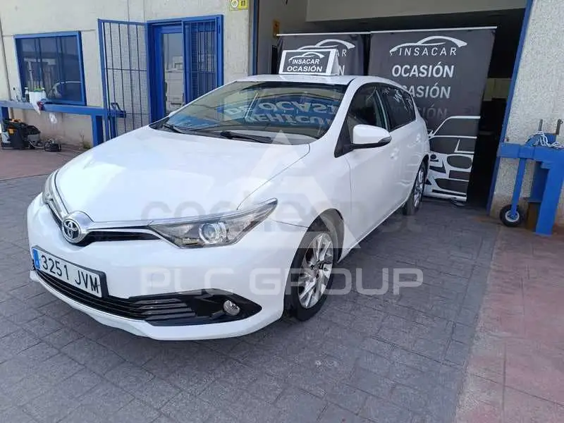 2017 Toyota AURIS
