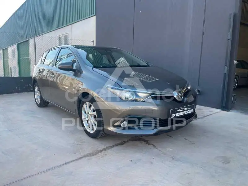 2017 Toyota AURIS