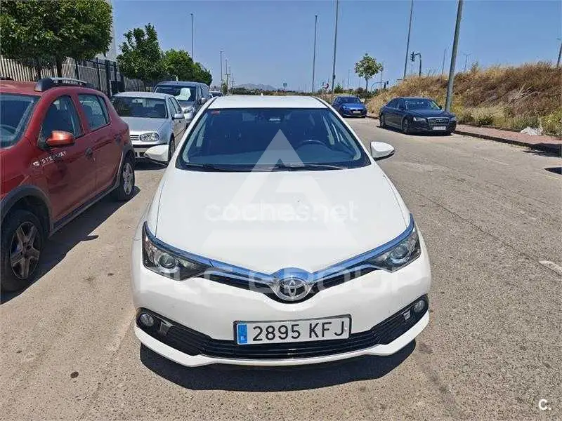 2017 Toyota AURIS
