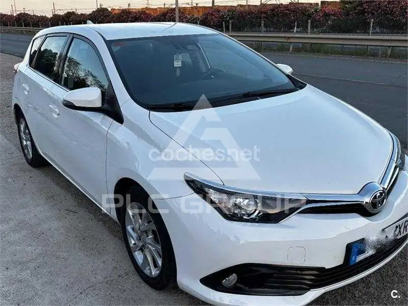 2017 Toyota AURIS