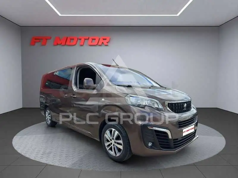2017 Peugeot Traveller