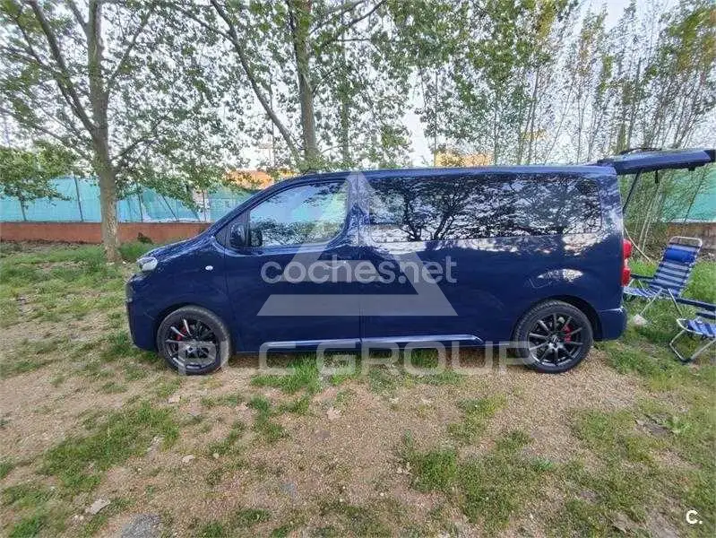 2017 Peugeot Traveller