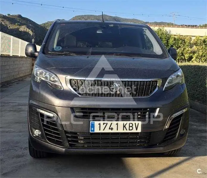 2017 Peugeot Traveller
