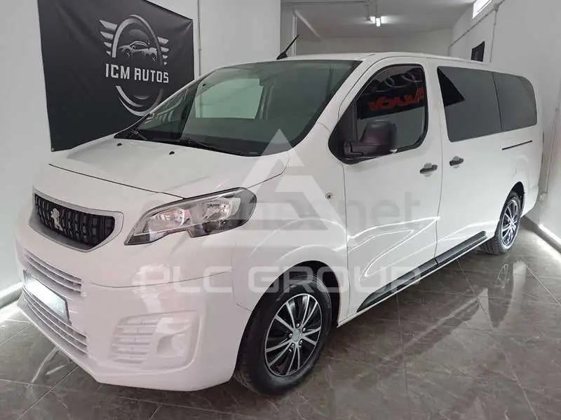 2017 Peugeot Traveller