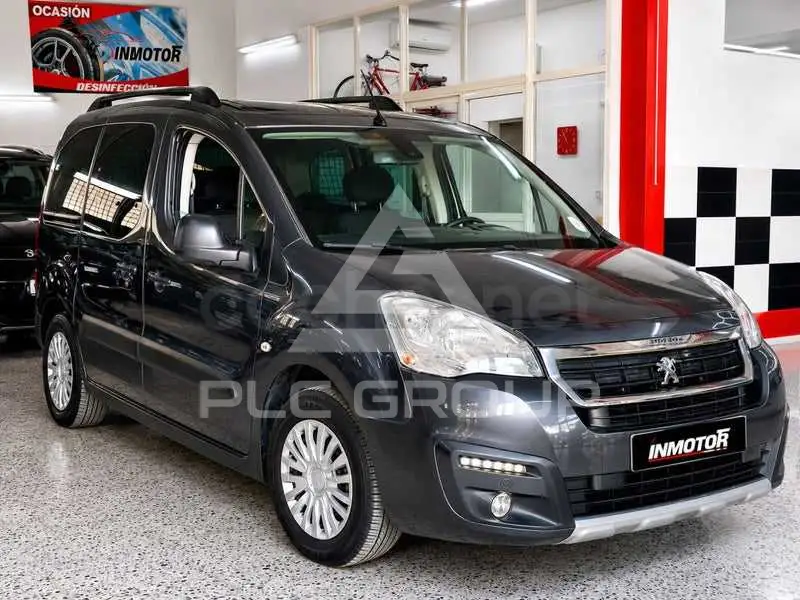 2017 Peugeot Traveller