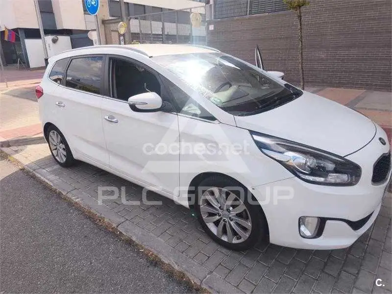 2017 KIA Carens