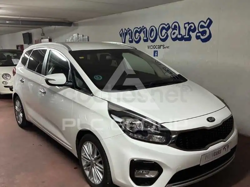 2017 KIA Carens