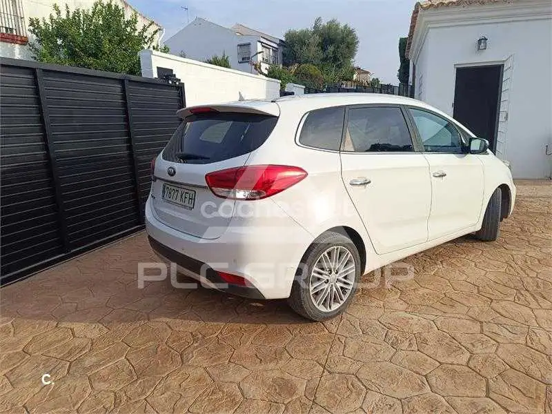2017 KIA Carens